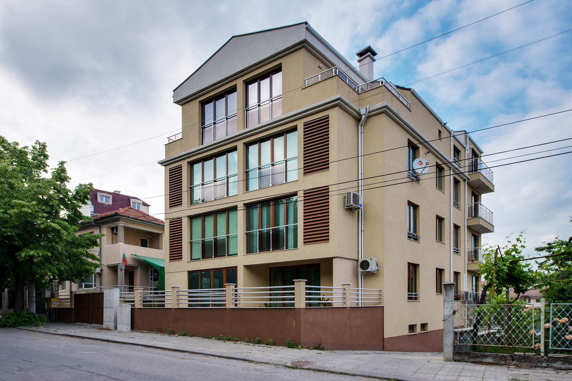 Жилищна сграда, гр. Шумен , ул. Владайско въстание № 160