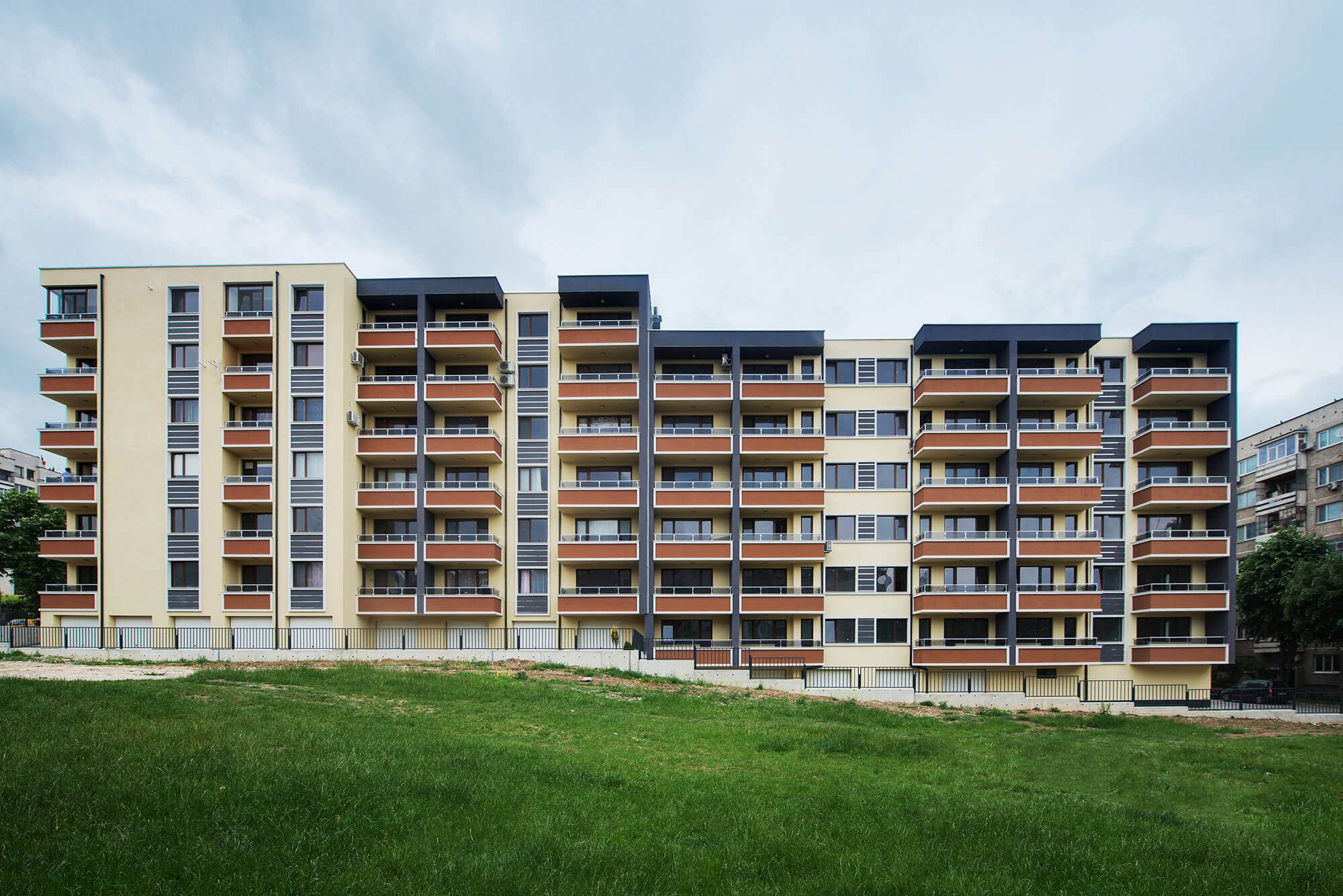 Жилищна сграда, гр. Шумен, ул. София № 23 и ул. Георги Кирков № 26