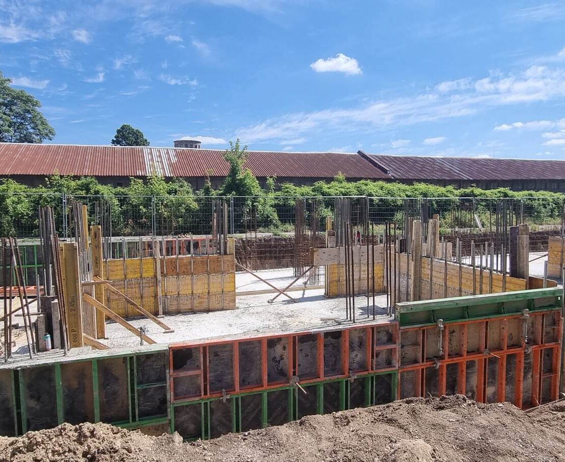 Изливане на основите на сграда „Солей“