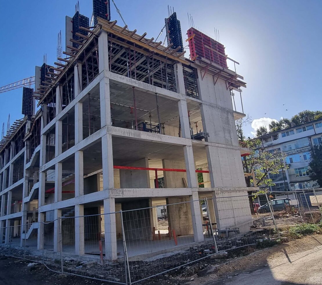 Предстоящото Полагане на Бетон на 5-та плоча Многофамилна жилищна сграда „Солей“