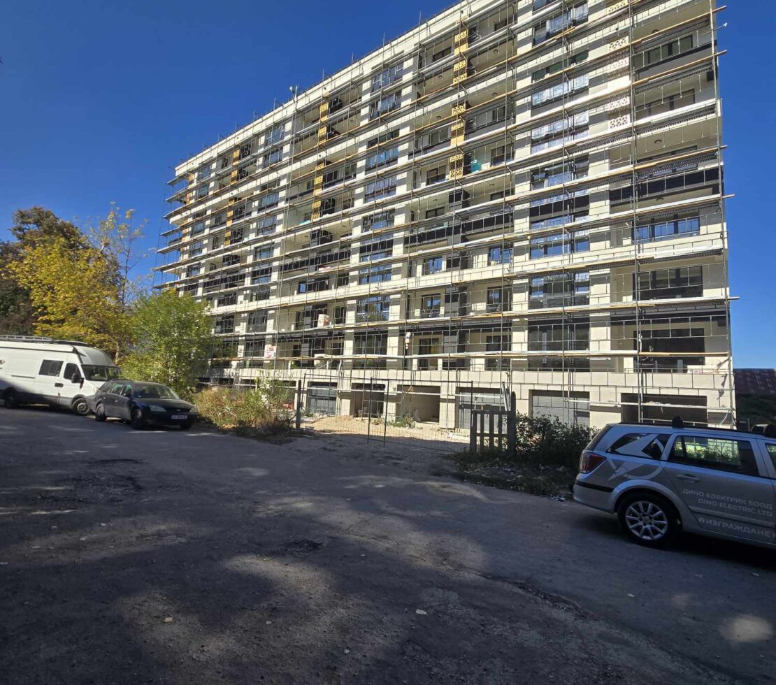 Външната фасада на сграда „Солей“ е почти готова